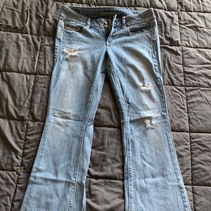American Eagle Artist Distressed Size 8 jeans
